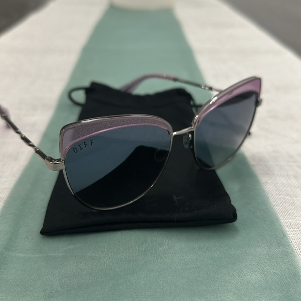 Diffeyewear Izzy Sunglasses - image 3